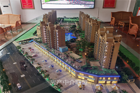 翰林苑3室2厅2卫76万122.28m2毛坯房出售